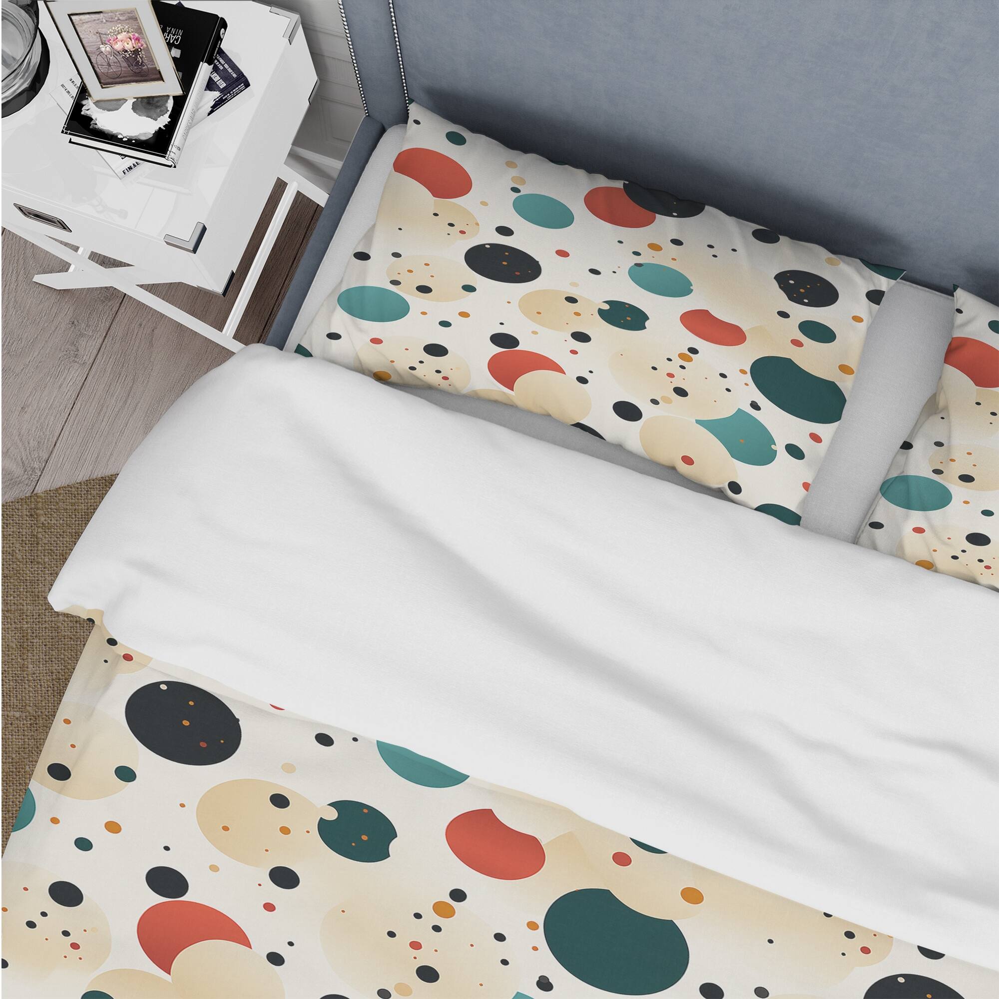 Designart "Contemporary Chic Polka Dots Pattern II" Modern Bed Cover